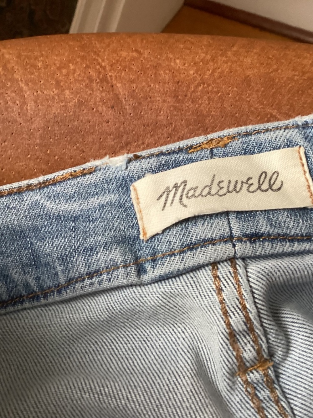Madewell 31 perfect vintage jeans.,just broken in - Picture 5 of 7